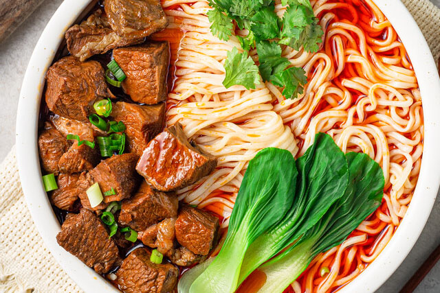 牛肉麵（miàn）