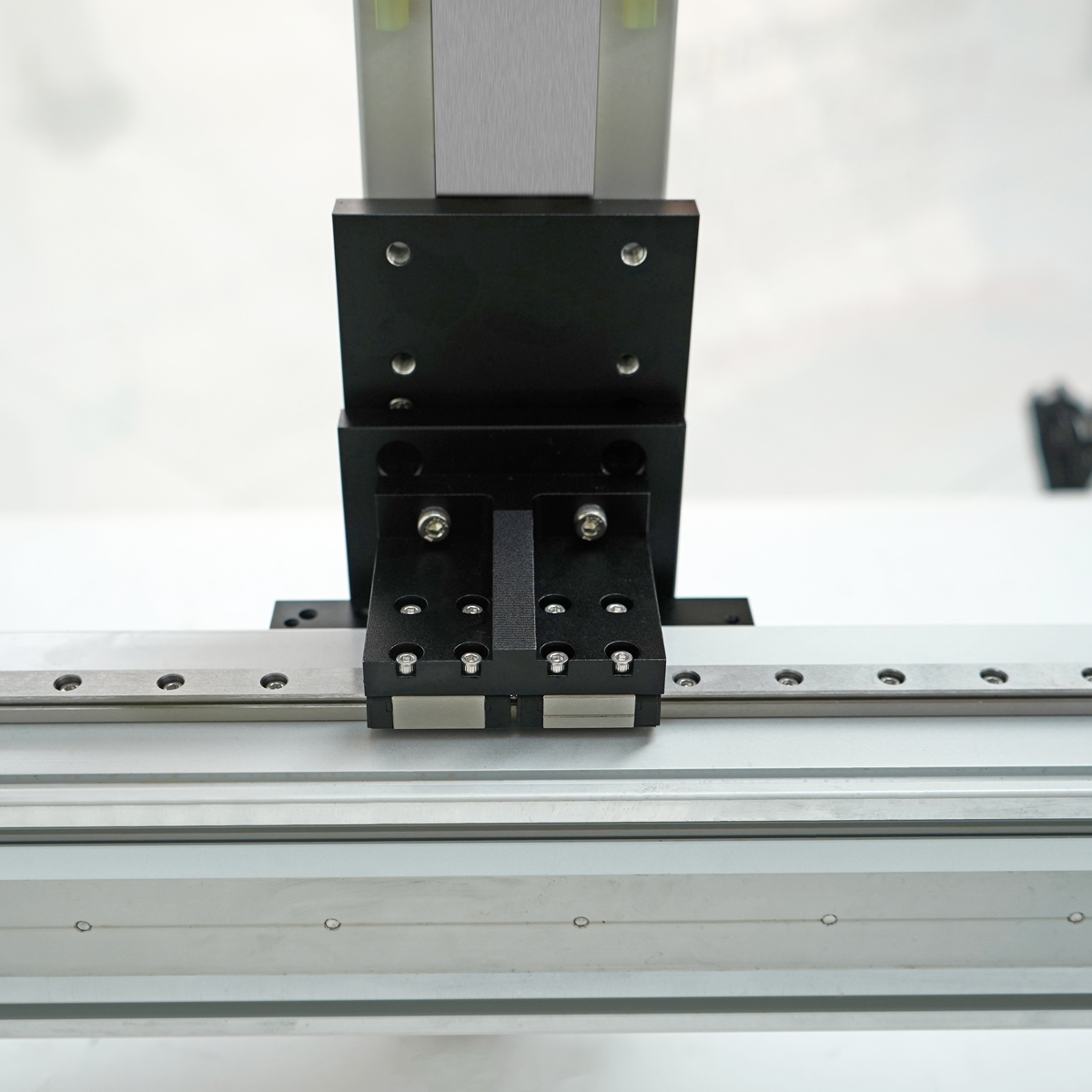 封閉式(shì)龍門(mén)絲(sī)杆滑台 封閉式龍門(mén)絲杆滑台