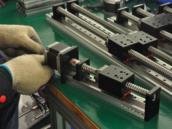 線性滑台在安裝運行中（zhōng）需要注意哪些問題？