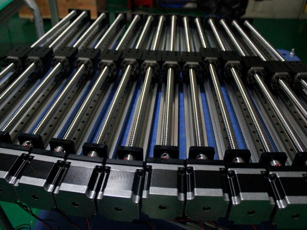 絲杆滑（huá）台在各行業中的應（yīng）用