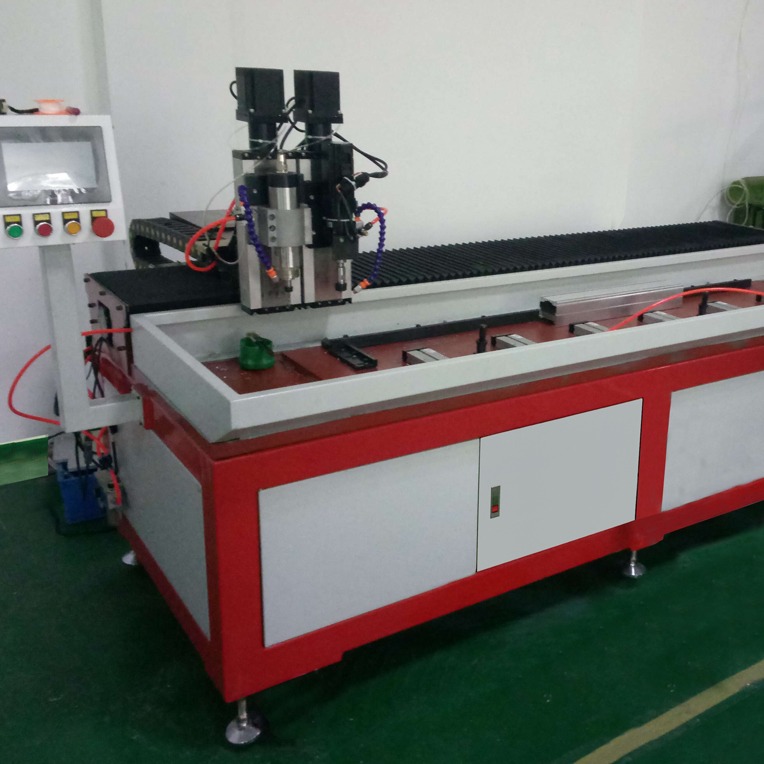 自動鑽孔攻絲機設備-www.17c.com自主研發