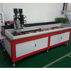 自動鑽孔攻絲機