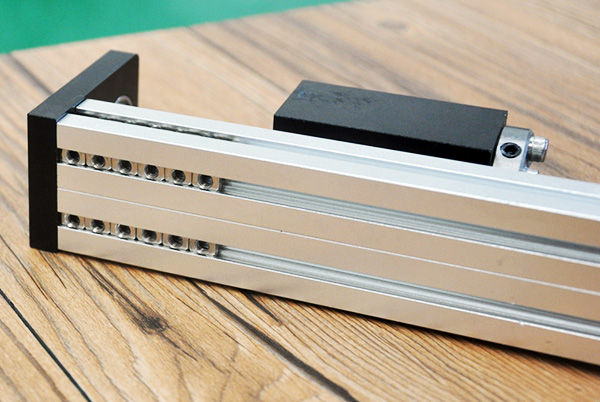 直（zhí）線模組